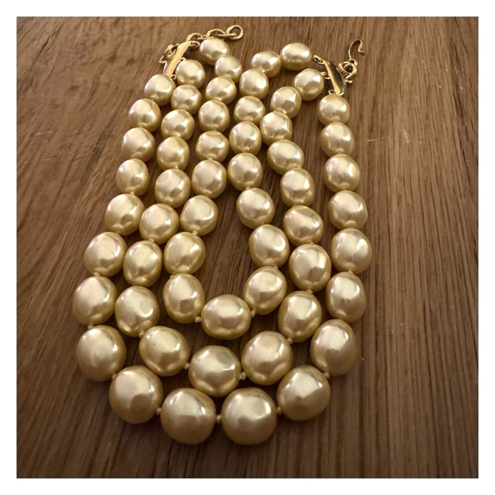 Vintage Monet Triple Strand Pearl Choker - Picture 6 of 13